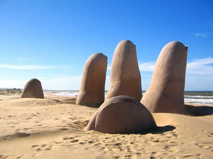 Monumento al Ahogado, Mario Irarrázabal, Uruguay Monumento al Ahogado, Mario Irarrázabal, Uruguay