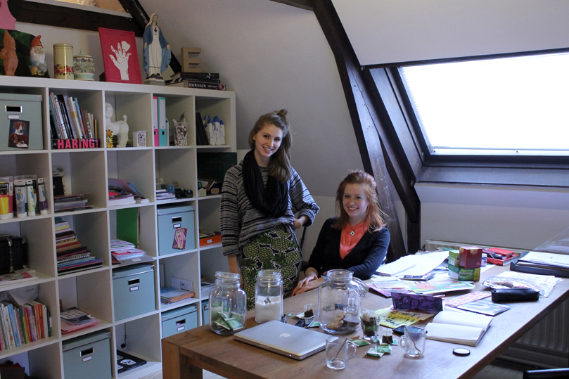 Stalinki Zusters in hun atelier Stalinki Zusters in hun atelier
